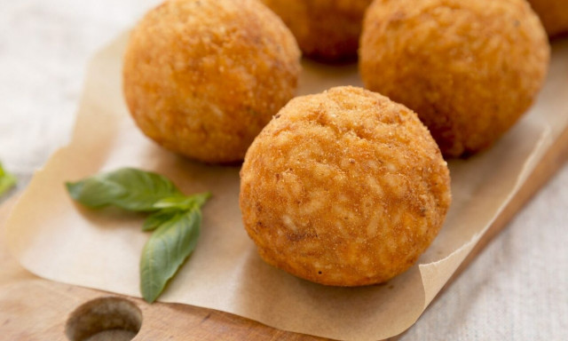 Εύκολη συνταγή για τυρομπαλίτσες με κολοκύθι