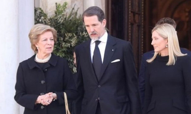 Το μνημόσυνο του τέως, το νέο σπίτι του Παύλου στην Ελλάδα αλλά και η σπάνια φωτογραφία με την Τζάκι