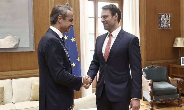 Νομοσχέδιο για ομόφυλα ζευγάρια: Η ΝΔ το φέρνει, ο Κασσελάκης το περνάει