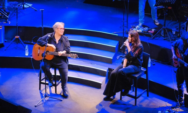 Είδαμε Δήμητρα Γαλάνη - Παυλίνα Βουλγαράκη στο VOX: Σαν ροκ συγκρότημα