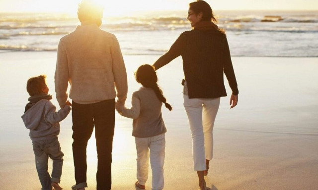 Ομόφυλα ζευγάρια: Τα 6 ψέματα των ΛΟΑΤΚΙ για το νομοσχέδιο