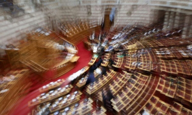 «Σεισμός» στη ΝΔ, αλλά και σε ΣΥΡΙΖΑ - ΠΑΣΟΚ από το νομοσχέδιο για τα ομόφυλα ζευγάρια