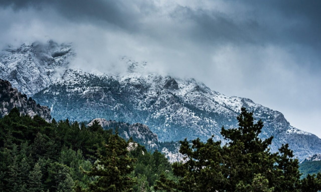 Καιρός: Παρασκευή με κρύο και βροχές – Πού θα χιονίσει – Η πρόγνωση για το Σαββατοκύριακο