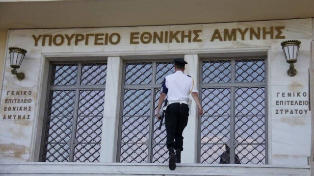 Έκτακτες Κρίσεις Ανωτάτων Αξιωματικών των Ενόπλων Δυνάμεων - Οι αποστρατείες και ποιοι παραμένουν