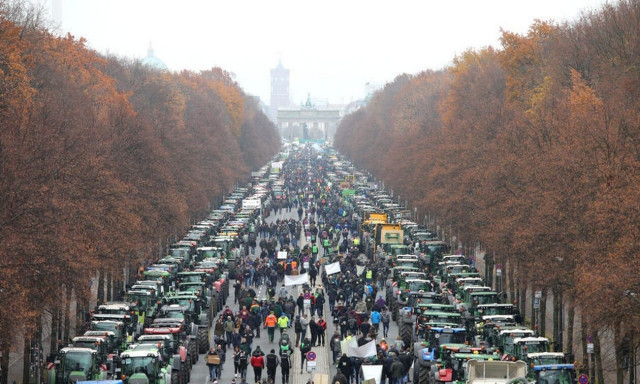 Γερμανία: Κορυφώνονται οι αγροτικές κινητοποιήσεις - Αμετακίνητη η κυβέρνηση Σολτς