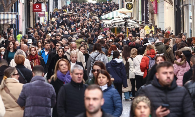 «Διαβασμένοι» οι καταναλωτές με έρευνα αγοράς στις εκπτώσεις