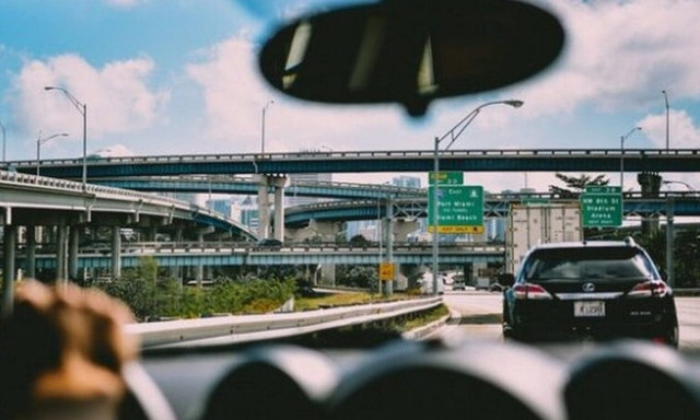 Για ποιο λόγο ζαλιζόμαστε μέσα στο αυτοκίνητο;