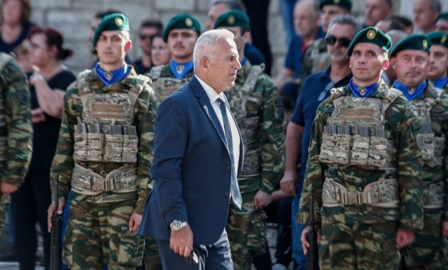 Αποστολάκης: Ο Κασσελάκης θα παρουσιαστεί στον  Αυλώνα τον Μάρτιο και θα υπηρετήσει 20 ημέρες