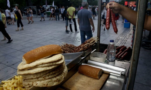 Υπάρχει σοβαρός λόγος που μας αρέσει το βρώμικο φαγητό