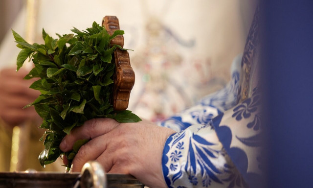 Η Εκκλησία της Κρήτης για ομόφυλα ζευγάρια: Παραγνωρίζονται θεμελιώδη δικαιώματα των παιδιών