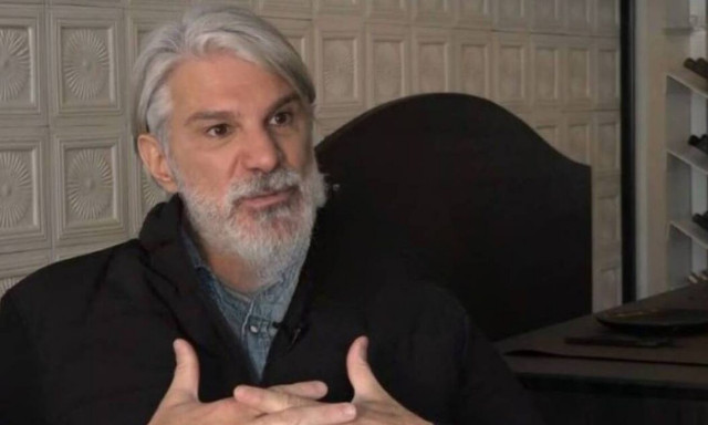 Μάνος Πίντζης: «Δεν μπορώ να φανταστώ άνδρες να θέλουν να βιώσουν τη μητρότητα»