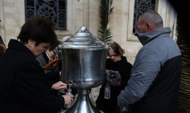 Μέχρι πότε πίνουμε τον αγιασμό των Θεοφανείων;