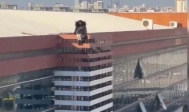 Κωνσταντινούπολη: Η βουτιά θανάτου 54χρονης Ελληνίδας από εμπορικό κέντρο - Σκληρό βίντεο