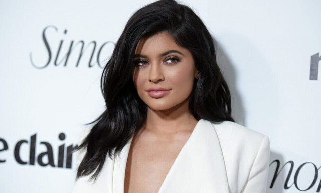 Κάιλι Τζένερ: Αγνώριστη μετά την αλλαγή στα μαλλιά της