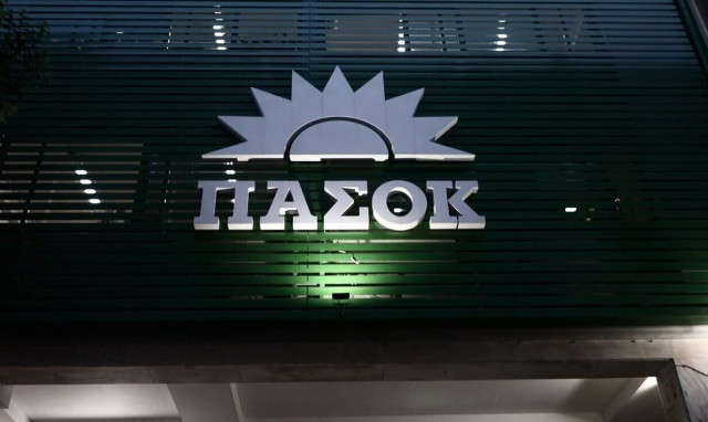Αναταράξεις στο ΠΑΣΟΚ για τα ομόφυλα ζευγάρια - Διαφωνούν πάνω από δέκα βουλευτές