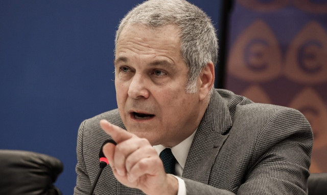 Θάνος Τζήμερος: Αντίθετος στην τεκνοθεσία από ομόφυλα ζευγάρια - «Δεν θα έπρεπε να το συζητάμε καν»