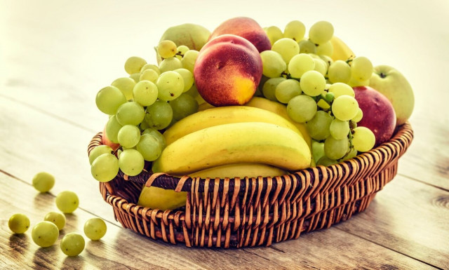 Γιατί δεν πρέπει να κόψεις το φρούτο μετά το φαγητό