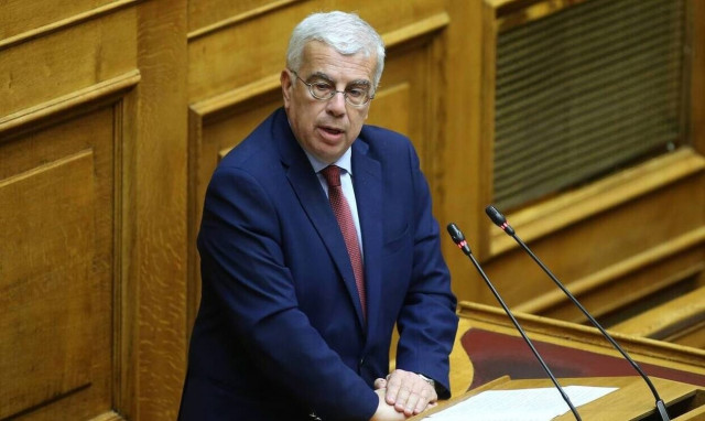 Στράτος Σιμόπουλος: Δεν δέχομαι να αποσταθεροποιηθεί η παραδοσιακή οικογένεια