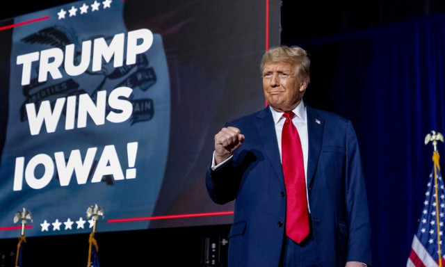 ΗΠΑ: Συντριπτική νίκη Τραμπ στις προκριματικές της Άιοβα - « Είναι καιρός να ενωθεί η χώρα»
