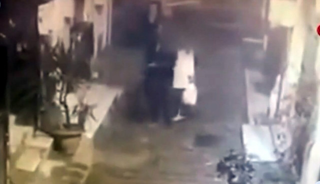 Βίντεο ντοκουμέντο: Η 31χρονη Ελληνίδα και ο Νορβηγός φτάνουν στο σπίτι στην Κωνσταντινούπολη