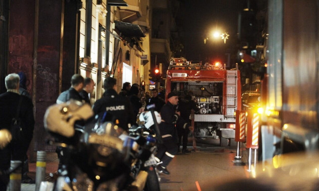 Πειραιάς: Εμπρηστική επίθεση σε ναυτιλιακή εταιρεία – Προκλήθηκαν υλικές ζημιές