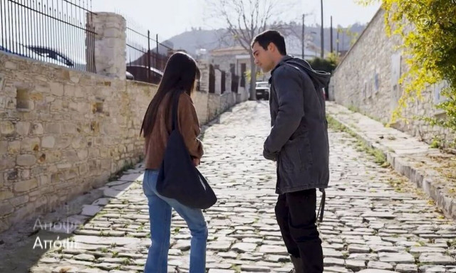 Η Γη της Ελιάς (18/1): Ο Φίλιππος βλέπει στον δρόμο τη Βασιλική με τον Μιλτιάδη