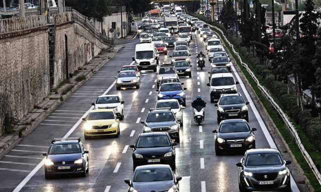 Κίνηση τώρα: Στο «κόκκινο» ο Κηφισός - Καθυστερήσεις σε πολλούς δρόμους