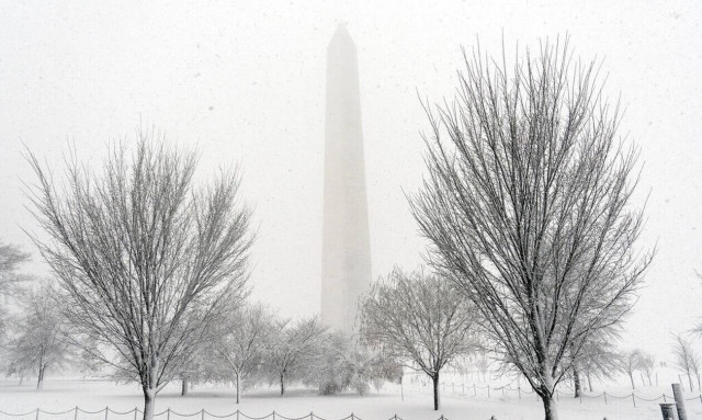 Σφοδρή κακοκαιρία στις ΗΠΑ: Τουλάχιστον 33 νεκροί και 3.000 ακυρωμένες πτήσεις
