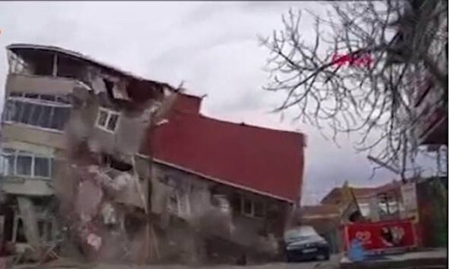 Κωνσταντινούπολη: Κατέρρευσαν δύο κτήρια λόγω έργων για το μετρό