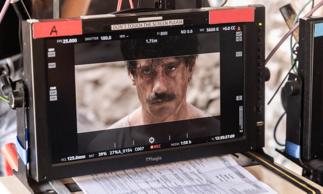 Πάνος Βλάχος: Αγνώριστος στις «17 Κλωστές» - Δείτε την απίστευτη μεταμόρφωση του ηθοποιού