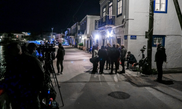 ΣΥΡΙΖΑ: Η πρώτη μέρα της ΚΟ στις Σπέτσες – Συζητήσεις, τζάκι και διαλλείμματα