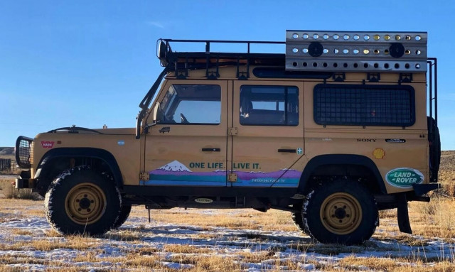 Αυτό το Land Rover Defender είναι ξεχωριστό και πωλείται