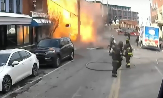 ΗΠΑ: Απίστευτη έκρηξη στην Ουάσινγκτον - Γκρεμίστηκε ολόκληρο κτίριο