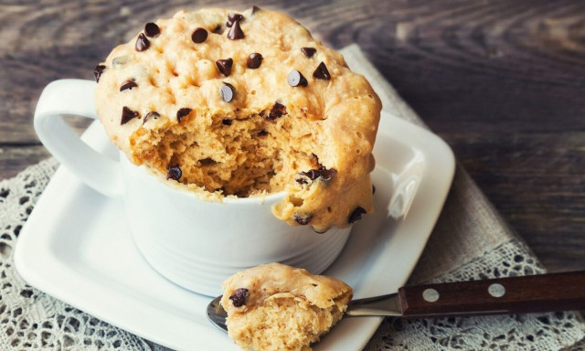 Η απίθανη συνταγή του Jamie Oliver για κέικ στην κούπα