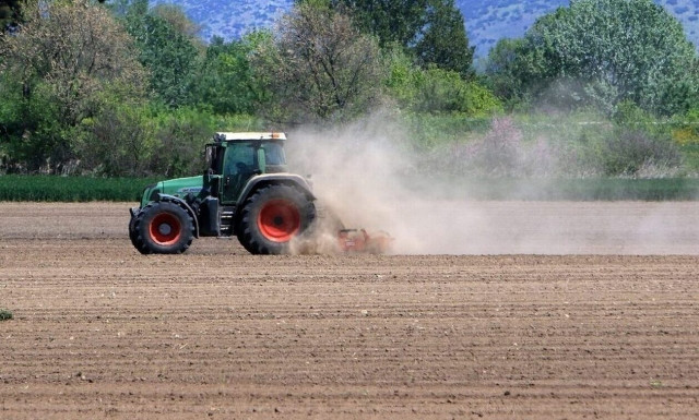 ΑΑΔΕ: Ψηφιακή ένταξη και απένταξη αγροτών στο ειδικό καθεστώς ΦΠΑ