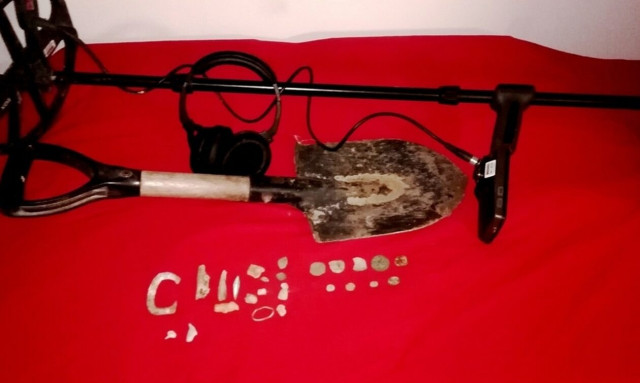 Καβάλα: Συνελήφθη επίδοξος «Ιντιάνα Τζόουνς» - Ξάφρισε αρχαιολογικό χώρο με ανιχνευτή μετάλλων