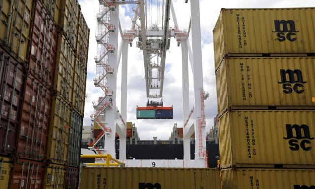 Ερυθρά Θάλασσα: Μήλα, ακτινίδια και εσπεριδοειδή σαπίζουν στα κοντέινερ - Φόβος για ανατιμήσεις