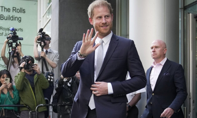 Πρίγκιπας Χάρι: Βραβεύθηκε σε γκαλά στο Λος Άντζελες- Η αναφορά στη Νταϊάνα και η απουσία της Μέγκαν