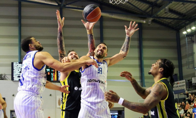 Basket League: Σπουδαία νίκη η Καρδίτσα, «ανάσα» ο ΠΑΟΚ