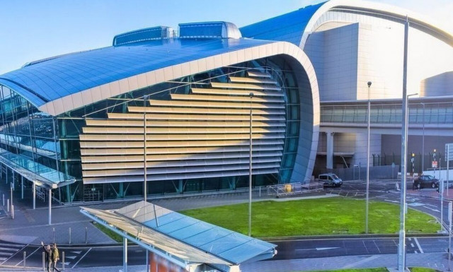 Καταιγίδα Άισα: Δεκάδες ακυρώσεις πτήσεων σε Ιρλανδία και Ολλανδία λόγω ισχυρών ανέμων