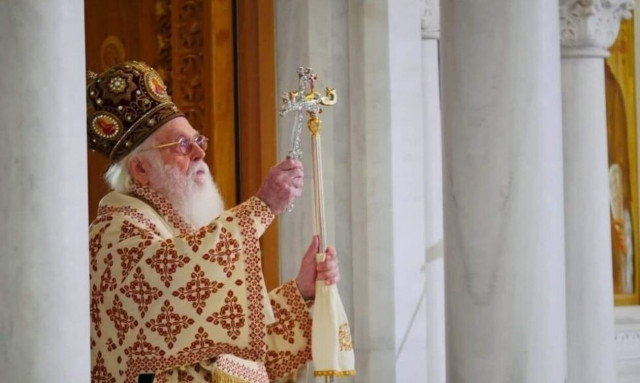 Η Εκκλησία της Αλβανίας εύχεται στον Αρχιεπίσκοπο Αναστάσιο για τα ονομαστήρια του