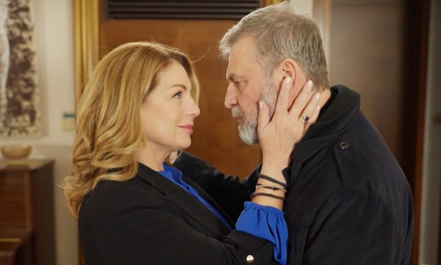 Η Γη της Ελιάς: Ο Τζον και η Αθηνά προχωρούν τη σχέση τους - Όσα θα δούμε τη νέα εβδομάδα