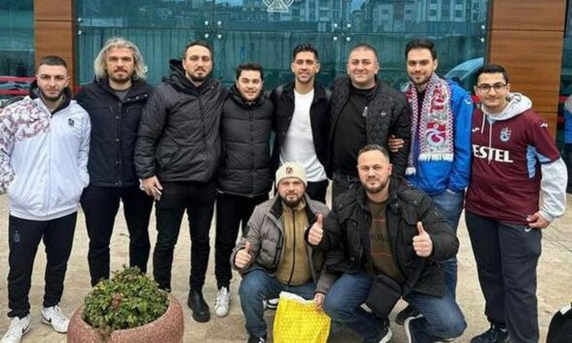 Τάσος Μπακασέτας: Στον δρόμο για τον Παναθηναϊκό - Αποθέωση στο αεροδρόμιο της Τραπεζούντας (vids)