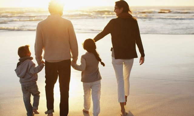 Αύξηση επιδόματος γέννησης στα 2.400 ευρώ για το πρώτο παιδί και κλιμάκωση έως 3.500 ευρώ