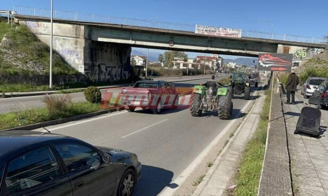 Αγρίνιο: Βγήκαν στους δρόμους τα τρακτέρ - Ένταση στο αγροτικό συλλαλητήριο