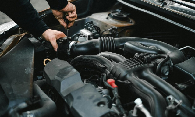 Τι  κάνεις αν υπερθερμανθεί ο κινητήρας του αυτοκινήτου