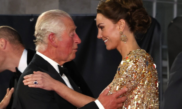 Aναταράξεις στο Μπάκιγχαμ από την ασθένεια του Καρόλου και της Κέιτ