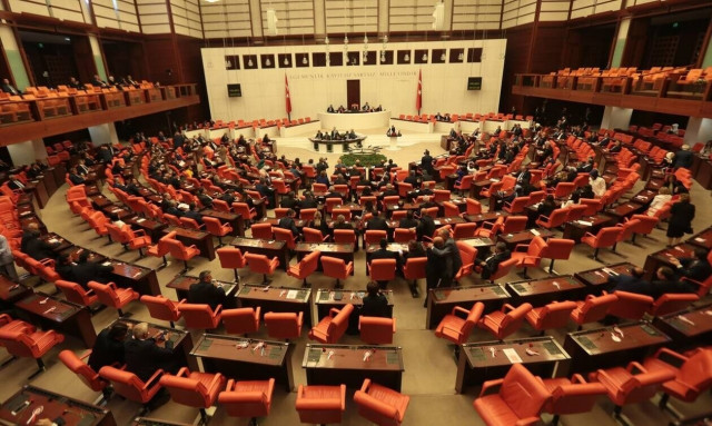 Eνα βήμα πίσω από τον Ερντογάν για να πάρει τα F-16