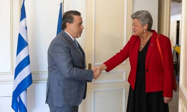 Η Κομισιόν υιοθετεί την πρόταση Παπασταύρου για την παράνομη διακίνηση μεταναστών