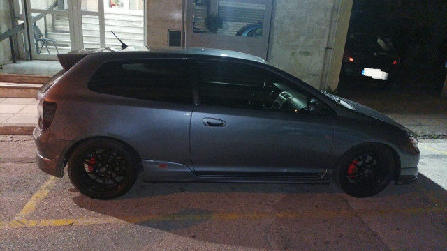 Δεν βάζουν μυαλό παρά τα τροχαία: Τρεις συλλήψεις στην παραλιακή για αυτοσχέδιους αγώνες